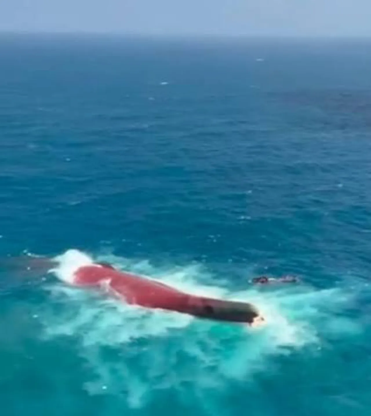 KM Virgo Transport 8 Terbalik di Laut Jawa: 107 Penumpang Selamat, Lebih dari 100 Masih Dicari — News