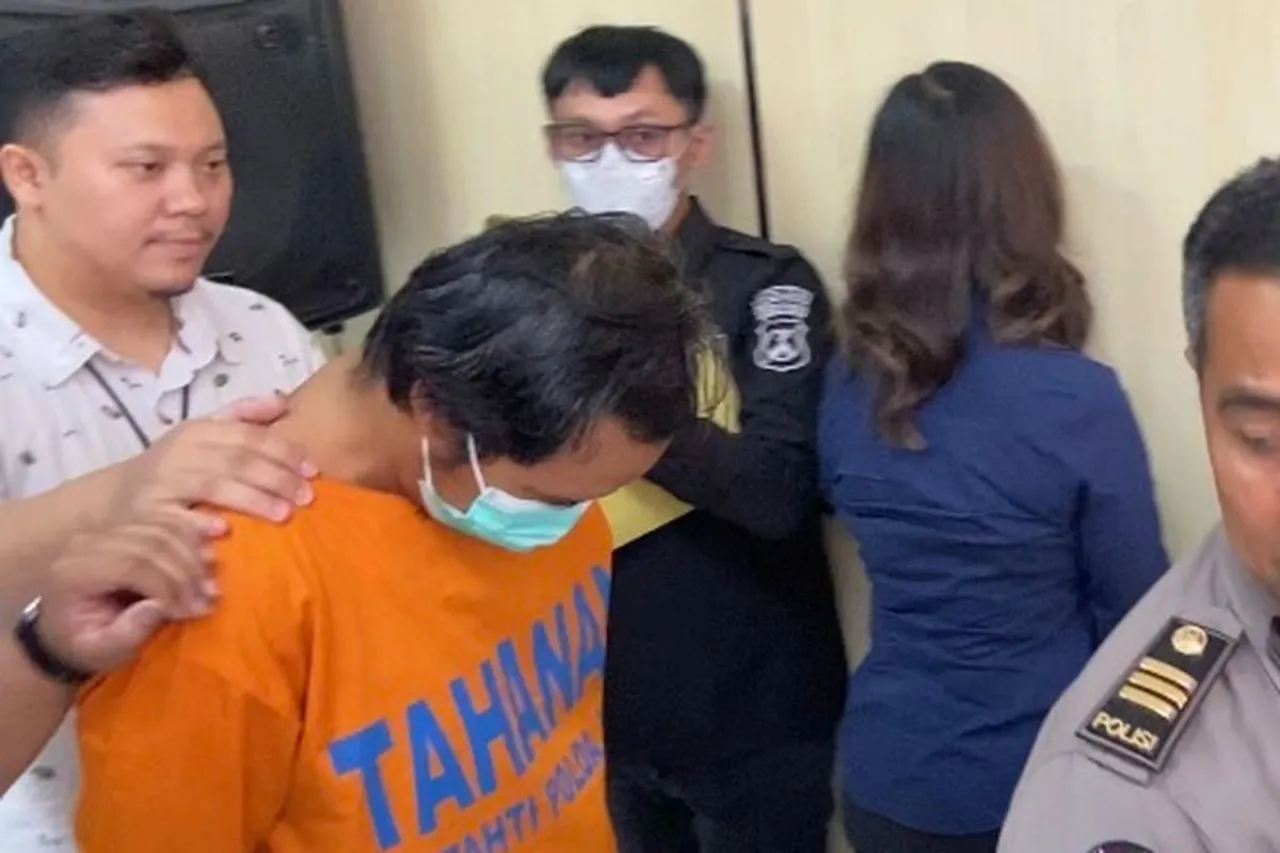 Isak Tangis Warnai Prarekonstruksi Pembunuhan Ibu dan Anak di Madiun, Tersangka Minta Maaf kepada Istri Sah — News